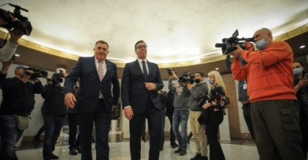 Odjeci beogradskog sastanka: Vučić pomaže Dodiku da dođe do daha