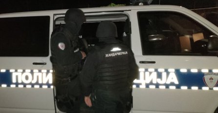 Drama u bh. gradu, obavljeni detalji: Mirsad prijetio komšinici, pa pucao na specijalce