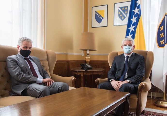 Džaferović sa Sattlerom razgovarao o političkoj krizi u BiH