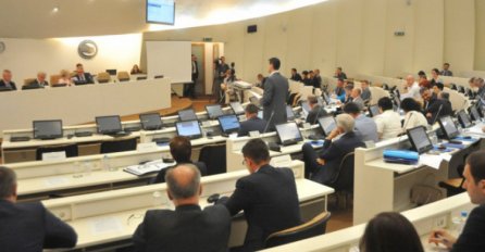 Poslanici SNSD-a danas u Parlamentu BiH, glasat će za smjenu Podžića