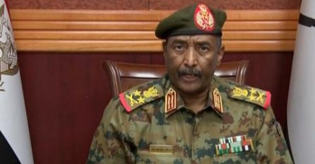 Čelnik sudanske vojske Al-Burhan u svojoj kući drži premijera Hamdoka