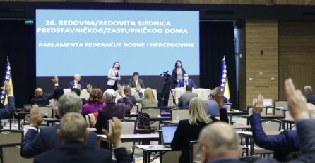 Zastupnici odali počast preminulom ministru Mandiću i tragično stradalim Brčacima