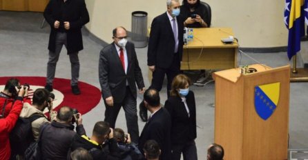 Schmidt: Međunarodna zajednica neće nijemo sjediti i gledati da se sve uništi