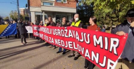 Danas protesti ispred Američke ambasade u Sarajevu