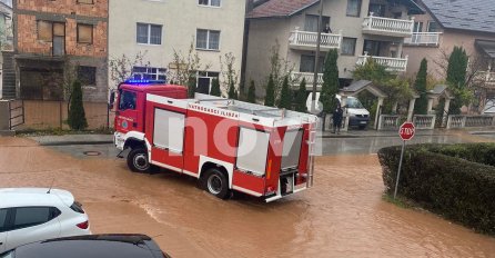 U toku evakuacija mještana Otesa: Građane premještaju iz poplavljenih kuća