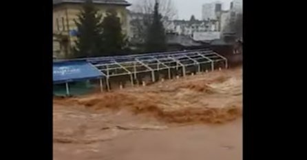 Alarmantno stanje na Ilidži: Nabujala rijeka poplavila restoran