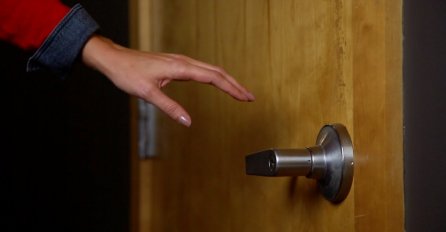 DA LI VAS "PECNE STRUJA" U KONTAKTU SA NEKIM ILI NEČIM? Evo zašto vam se to događa