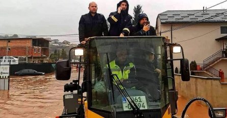 Delić, Konaković i Okerić na bageru obilaze poplavljena područja