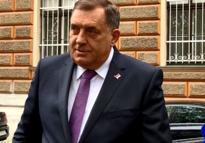 Šarović: Dodik se krije iza RS i naroda