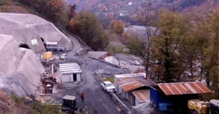 Potraga za radnicima koji su upali u rijeku Bosnu okončana za danas