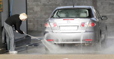Zašto zimi trebate češće prati automobil?