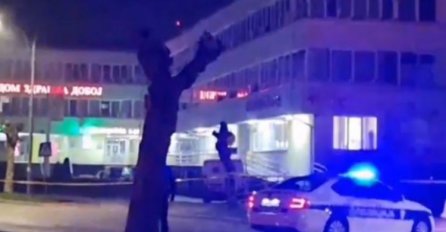 Drama u Doboju: Policija opkolila Dom zdravlja, muškarac prijeti bombom