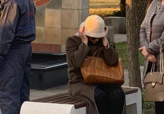 VESNI ZMIJANAC POZLILO NA MARINKOVOJ SAHRANI: Uhvatila se za glavu i odmah sjela 