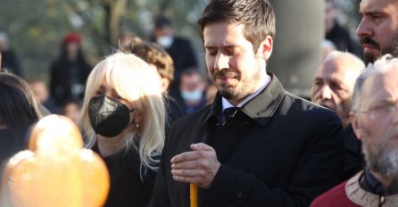 Nikola Rokvić održao oproštajni govor na sahrani: Unuk Despot ti je obećao da će naći lijek protiv smrti