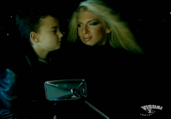 BIO JE U KARLEUŠINOM ČUVENOM SPOTU, PA NESTAO: Brat Marko je Jelenina velika podrška, A TEK DA GA DANAS VIDITE