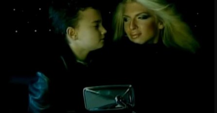 Sjećate se dječaka iz Karleušinog spota? NIKO NIJE ZNAO DA JOJ JE ON BRAT: Evo kako danas izgleda, BAŠ LIČE (FOTO)