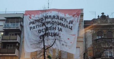 Na zgradi LSV-a poruka: Ratko Mladić je ratni zločinac osuđen za genocid