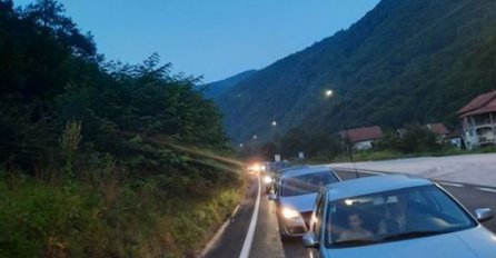 Saobraćajna nesreća kod Sarajeva: Ima povrijeđenih