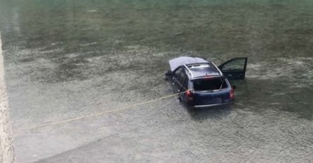 Foča: Pucali iz vatrenog oružja, pa vozilo gurnuli u Drinu