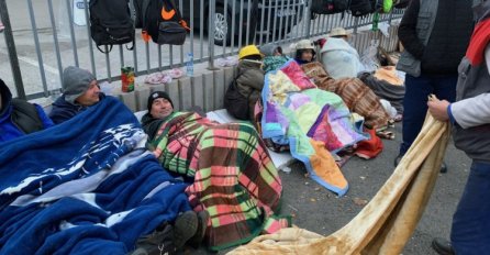 Iza njih duga i hladna noć, rudari nastavljaju protest