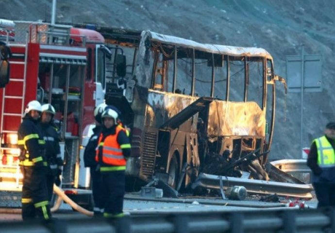 U sjevernomakedonskom autobusu, u kojem je poginulo 46 osoba, krijumčarili 30.000 vatrometa?