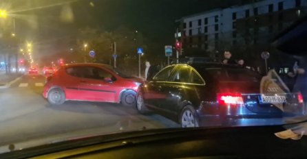 Saobraćajna nesreća u Sarajevu: Udes 2 vozila
