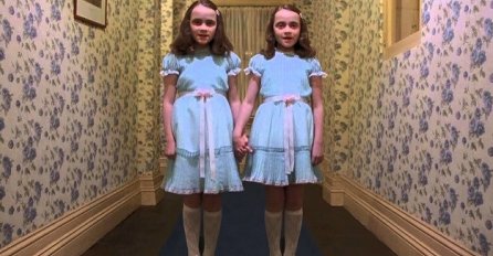 SAD IMAJU PO 53 GODINE! Sjećate se JEZIVIH BLIZNAKINJA iz filma “Isijavanje”: Evo kako one danas izgledaju (FOTO)