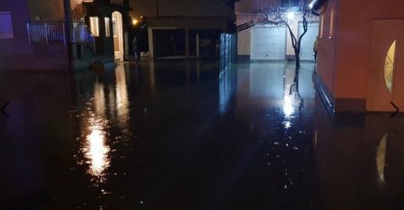 Poplava u Dragočju: Voda prijeti kućama