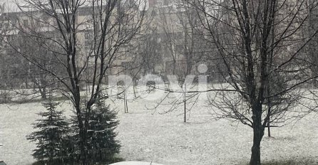 U Sarajevu pada snijeg