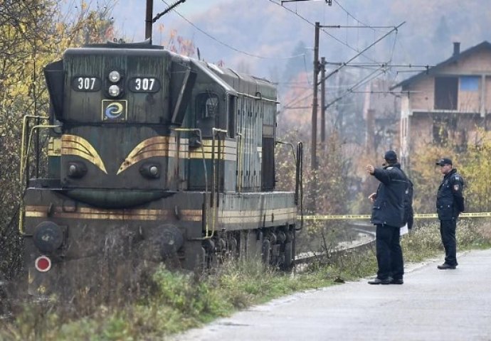 Tragedija u BiH: Voz usmrtio muškarca, tijelo prevezeno na obdukciju