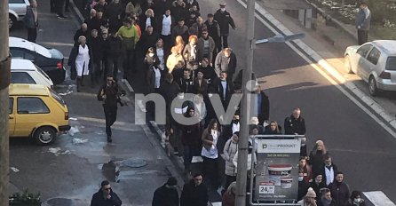 Zdravstveni radnici iz Konjica na ulicama, platu nisu primili od jula