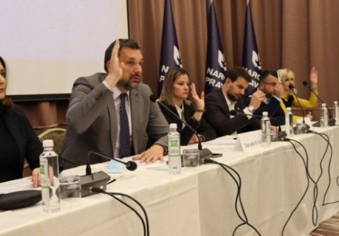 Narod i Pravda: Milanović se treba izviniti zbog negiranja i minimiziranja genocida u Srebrenici