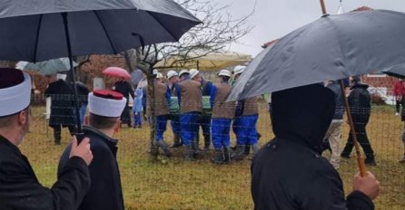 Klanjana dženaza Raifu Čamdžiću koji je poginuo u RMU Đurđevik: U mezar ga spustili rudari