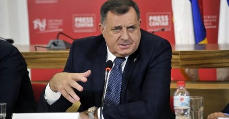 Dodik na tribini u Beogradu kazao da je novi zakon o vojsci Republike Srpske već spreman