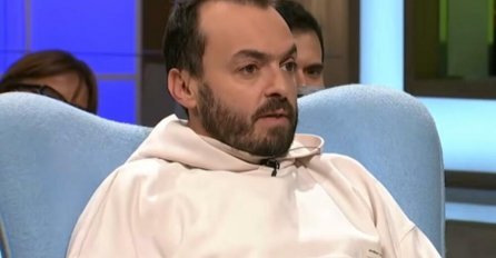 17 GODINA VOLI OVU LJEPOTICU - OVO JE SUPRUGA NENADA OKANOVIĆA: Isplivala njena slika! 