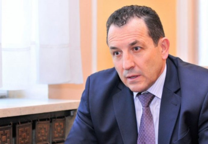 Potvrđena optužnica protiv ministra sigurnosti Selme Cikotića