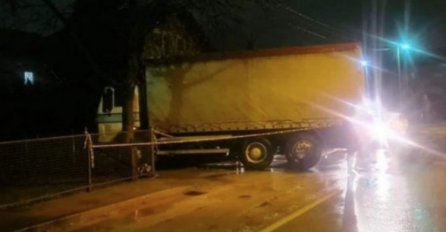 TRAGEDIJA U SARAJEVU: Preminuo dječak (11) kojeg je sinoć udario kamion