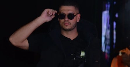 NOVI ČOVJEK - DEJAN PROVEO NOĆ VAN BIJELE KUĆE: Evo gdje se nalazi, objavljena slika