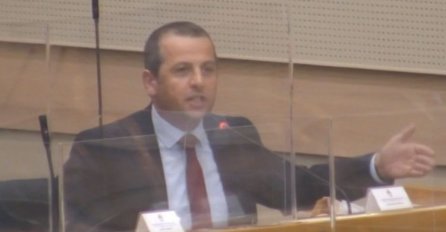 "AKO STE SRBENDE I PATRIOTE, HAJTE BLOKIRAJTE": Vukanović “poludio” u NSRS