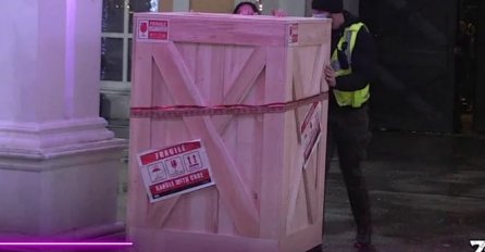 BUM U KASNE SATE, U ZADRUGU STIGAO OGROMAN POKLON: Zadrugarima popadale vilice kad su vidjeli šta je unutra, MAJA I CAR ZANIJEMILI OD MUKE (VIDEO)