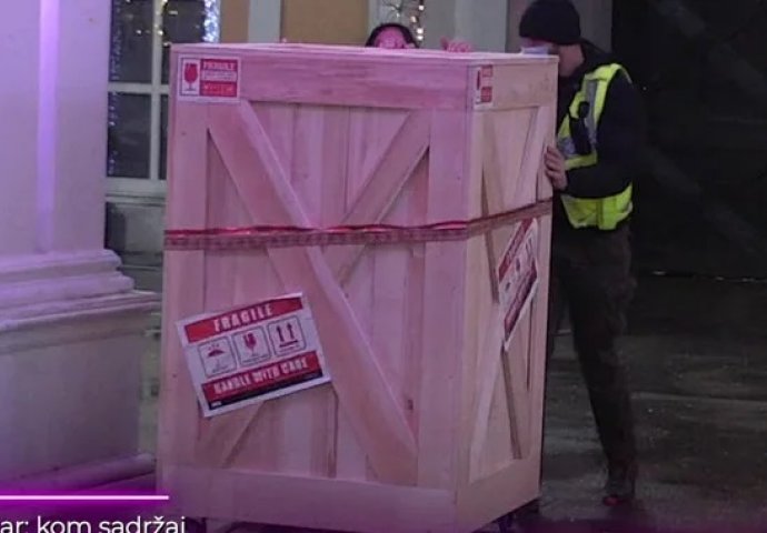 BUM U KASNE SATE, U ZADRUGU STIGAO OGROMAN POKLON: Zadrugarima popadale vilice kad su vidjeli šta je unutra, MAJA I CAR ZANIJEMILI OD MUKE (VIDEO)