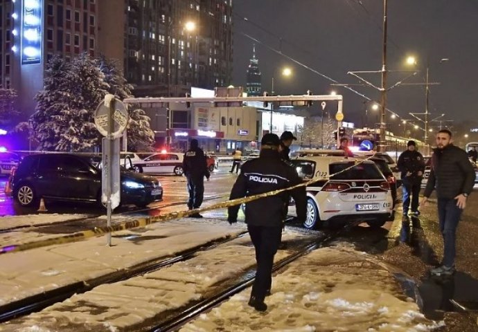 Prve informacije: U pucnjavi nasred rakrsnice u Sarajevu jedna osoba ubijena