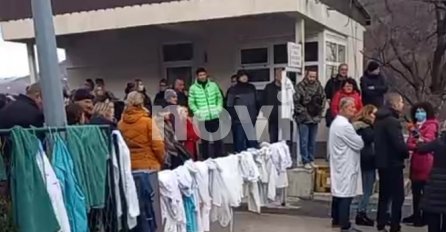 NJIHOV VAPAJ NIKO NIJE ČUO: Zdravstveni radnici u Konjicu skinuli bijele mantile i prestali raditi