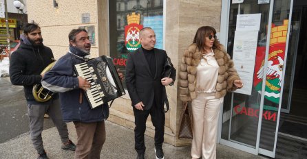 VELIKO SLAVLJE - ĐANI OŽENIO MLAĐEG SINA: Svi gledali u TRUDNU MLADENKU, evo šta je obukla (FOTO)