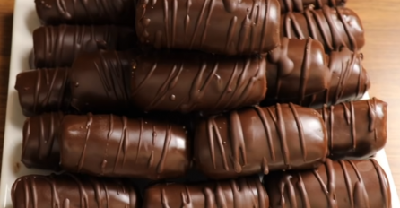 MLJEVENA PLAZMA UVALJANA U ČOKOLADU: Sitni kolači koje se prave za manje od 20 minuta i od 3 sastojka