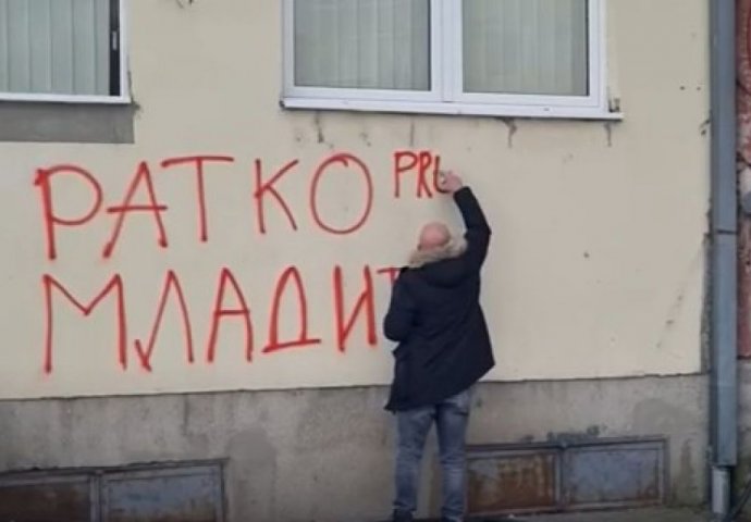 Pljevljanin dopisao tri riječi pored grafita podrške zločincu Ratku Mladiću (VIDEO)