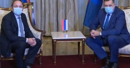 Otkriven spis: Dodik s Varhelyijem dogovorio sjednicu NSRS o prenosu nadležnosti