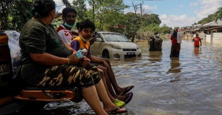 Broj poginulih u poplavama u Maleziji porastao na 27