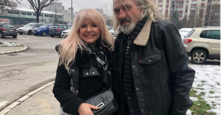 Hanka pozirala sa miljenikom žena u Jugoslaviji: DA LI PREPOZNAJETE O KOME JE RIJEČ?