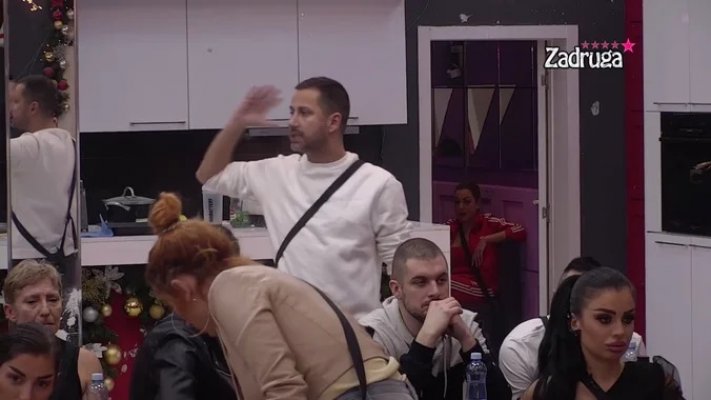 676-2021-12-23t225635-987